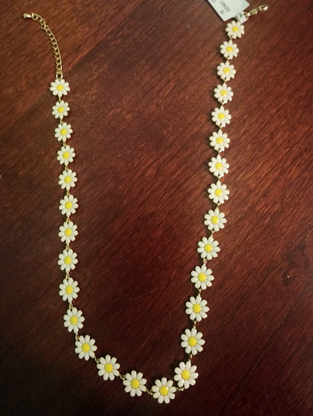 White and Yellow Daisy Necklace - Women Jewelry - Picture 4 of 9